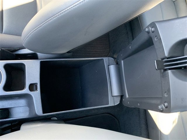 Used 2013 Hyundai Elantra SE image 24