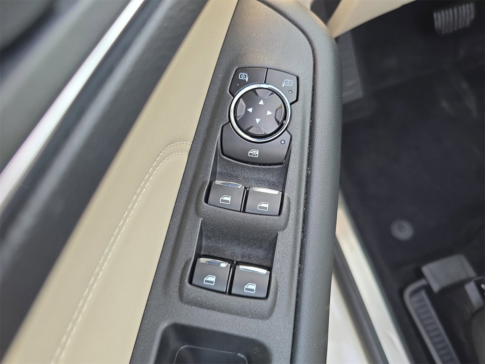 Used 2023 Ford Edge Titanium image 13