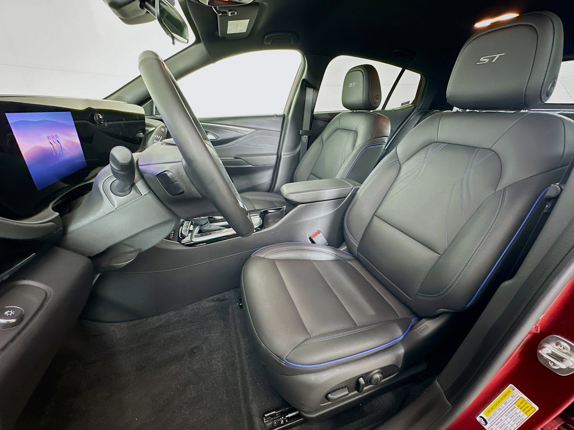Used 2025 Buick Envista Sport Touring w/ Convenience I Package FWD image 13