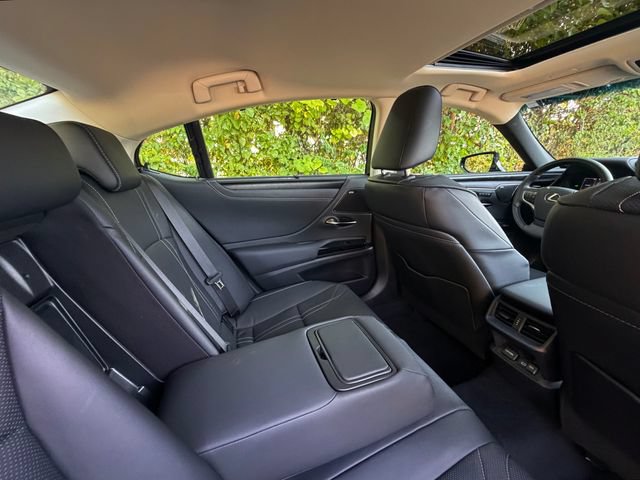 Certified 2025 Lexus ES 300h Ultra Luxury w/ Accessory Package (Z1) FWD image 38