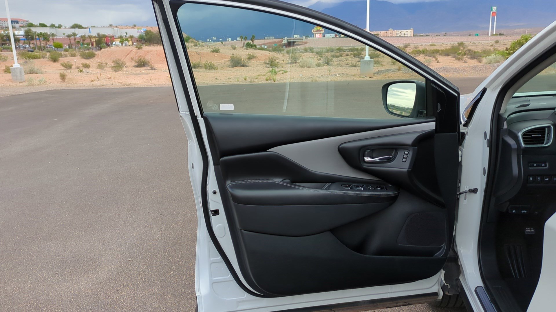 Used 2019 Nissan Murano SL w/ SL Technology Package image 12