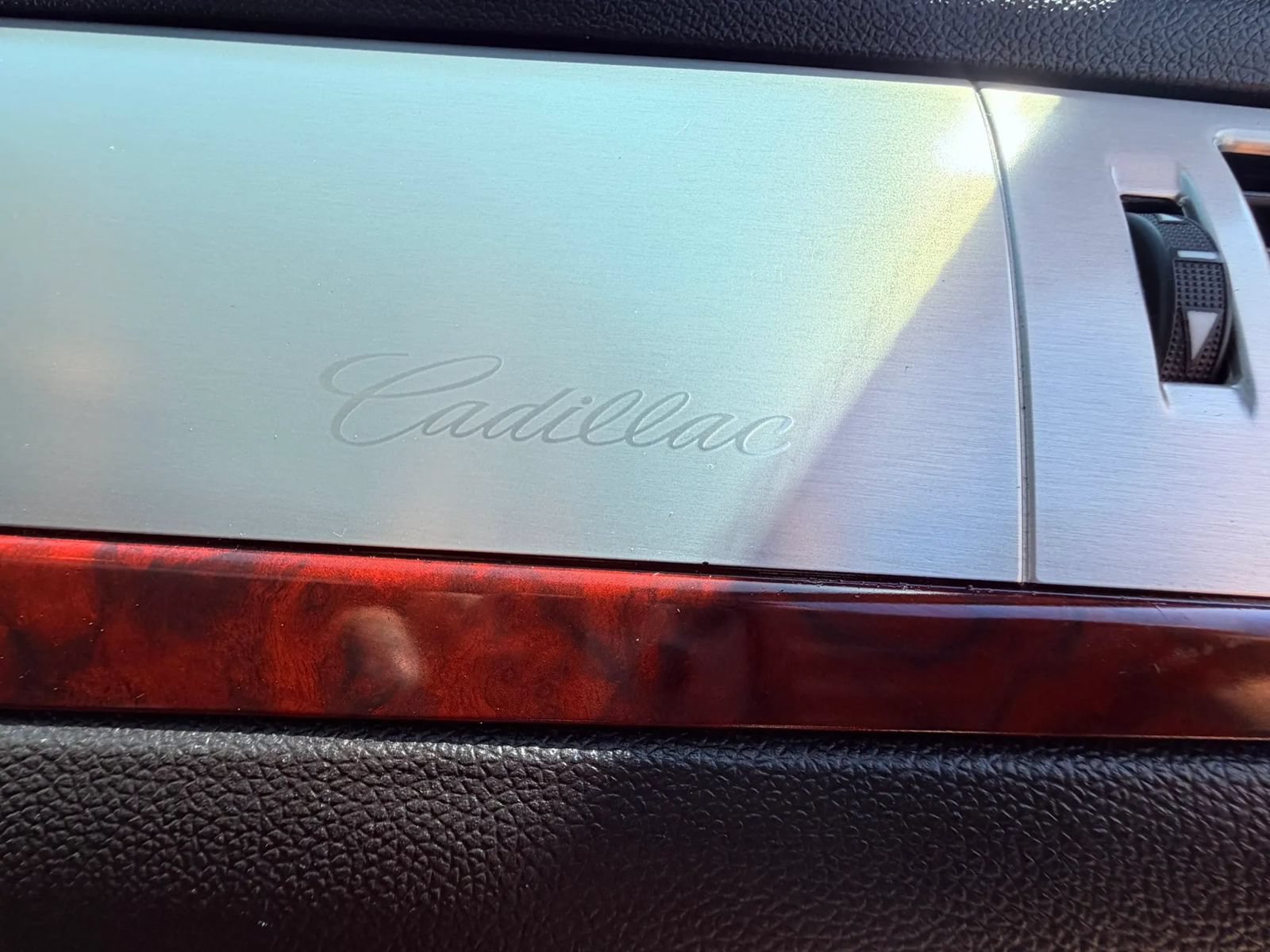 Used 2013 Cadillac Escalade Luxury RWD image 26