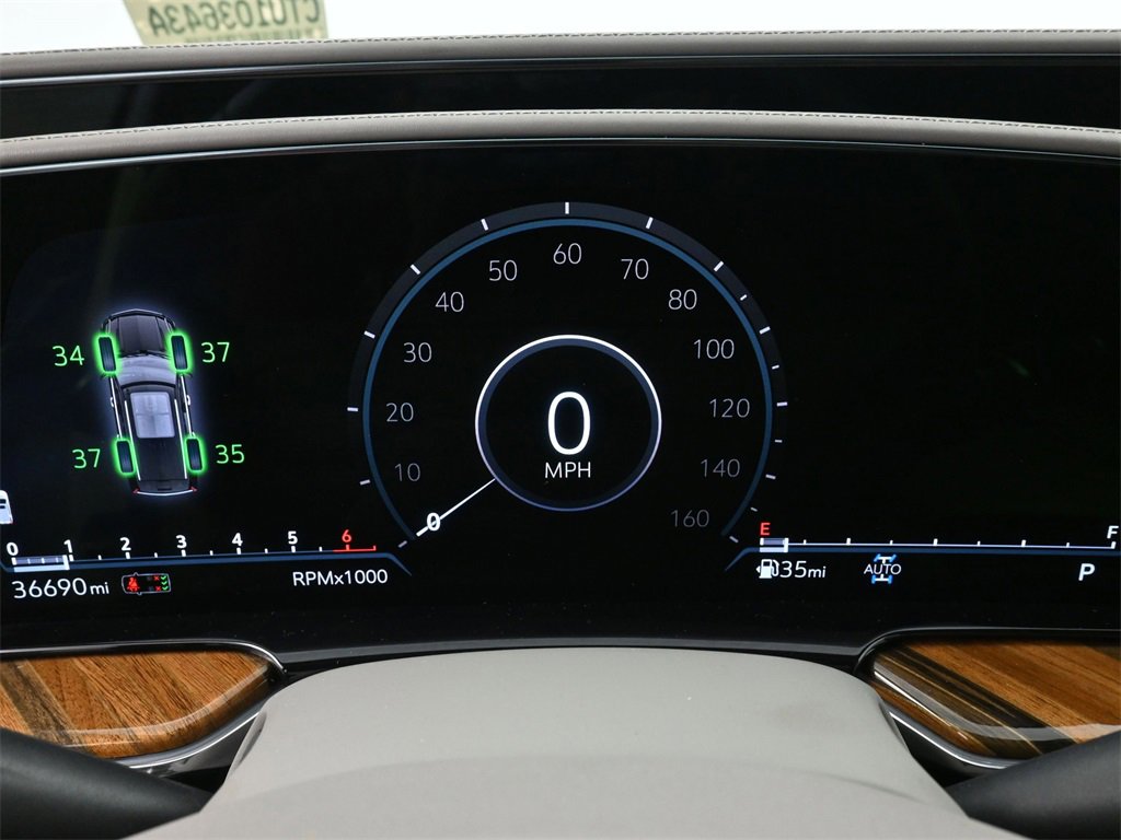 Used 2022 Cadillac Escalade ESV Premium Luxury Platinum image 9