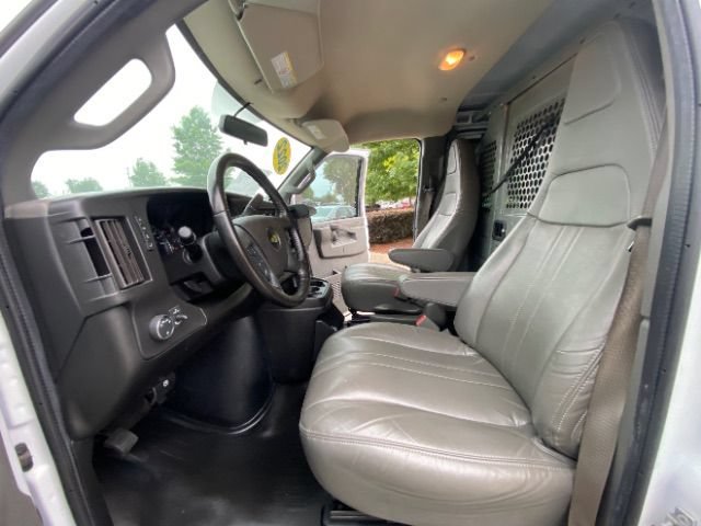 Used 2022 Chevrolet Express 3500 Extended w/ Driver Convenience Package RWD image 13