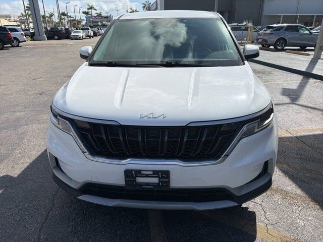 Used 2022 Kia Carnival LX image 6