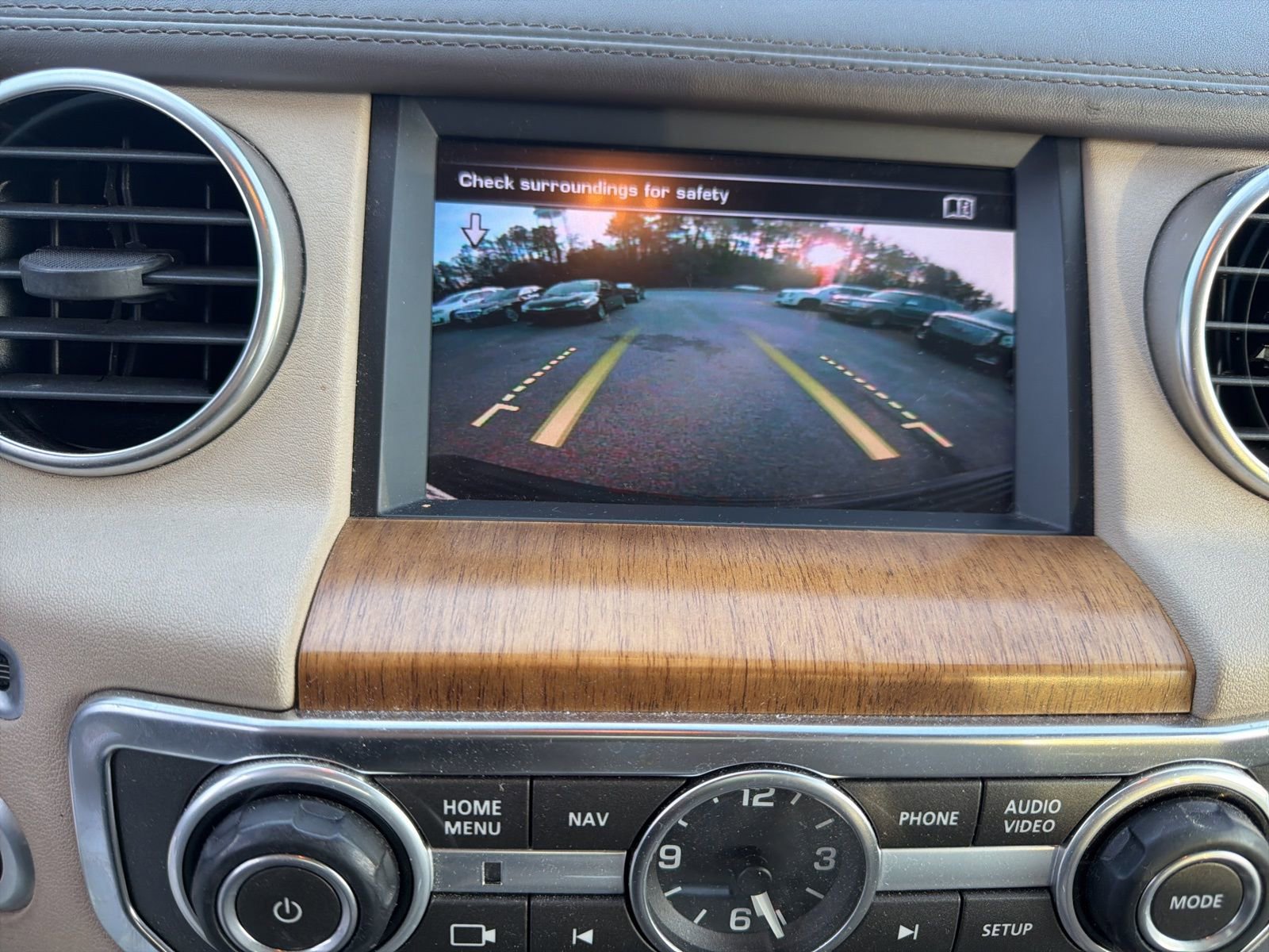 Used 2016 Land Rover LR4 HSE LUX image 10