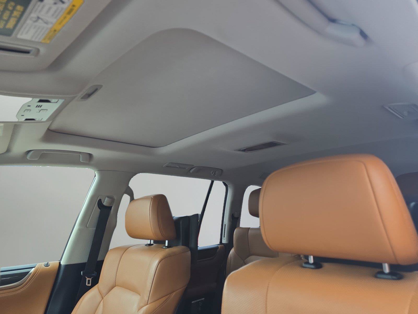 Used 2021 Lexus LX 570 4WD w/ Luxury Package image 25