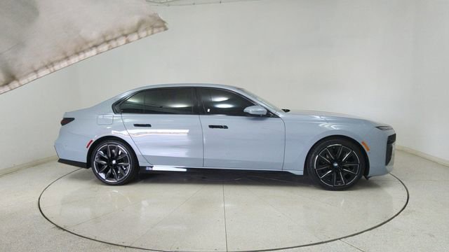 Used 2024 BMW 740i xDrive w/ Premium Package image 69
