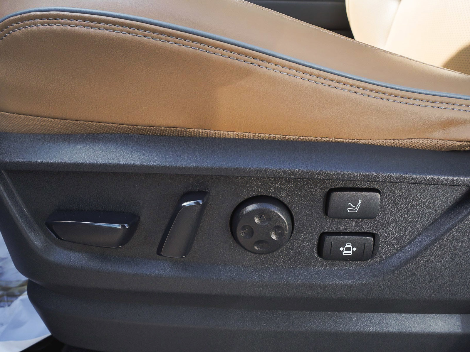 Used 2025 INFINITI QX80 Sensory AWD/4WD image 36