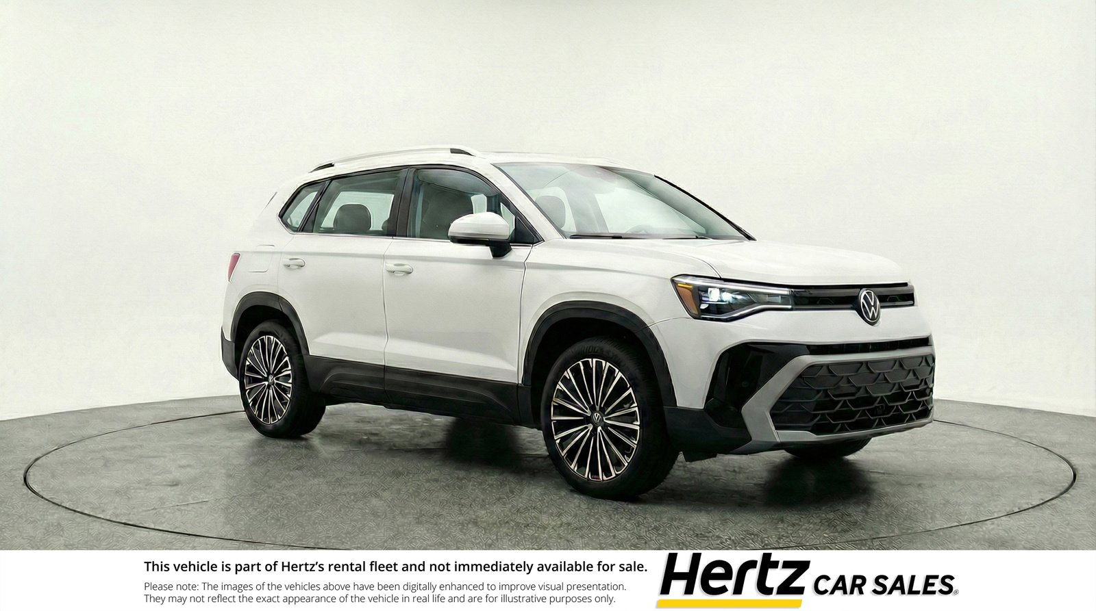 Used 2025 Volkswagen Taos SE FWD image 1