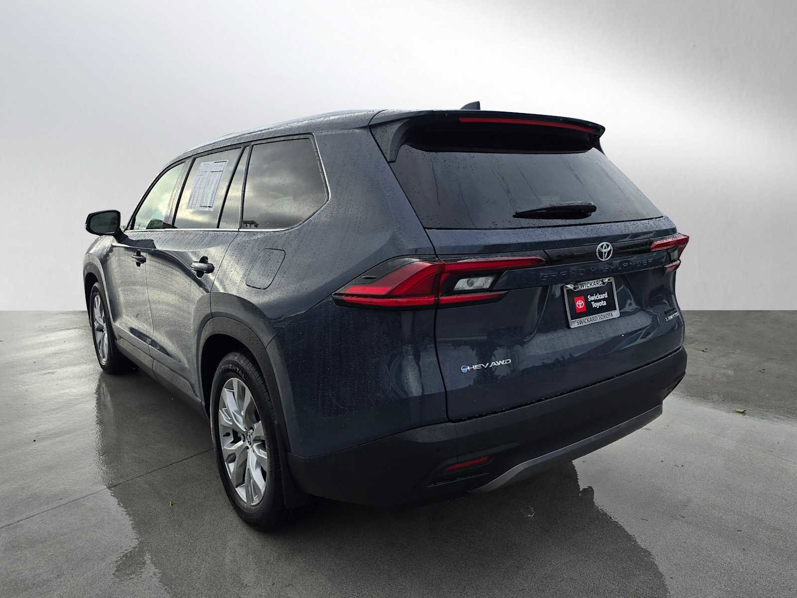 Used 2025 Toyota Grand Highlander Limited image 5