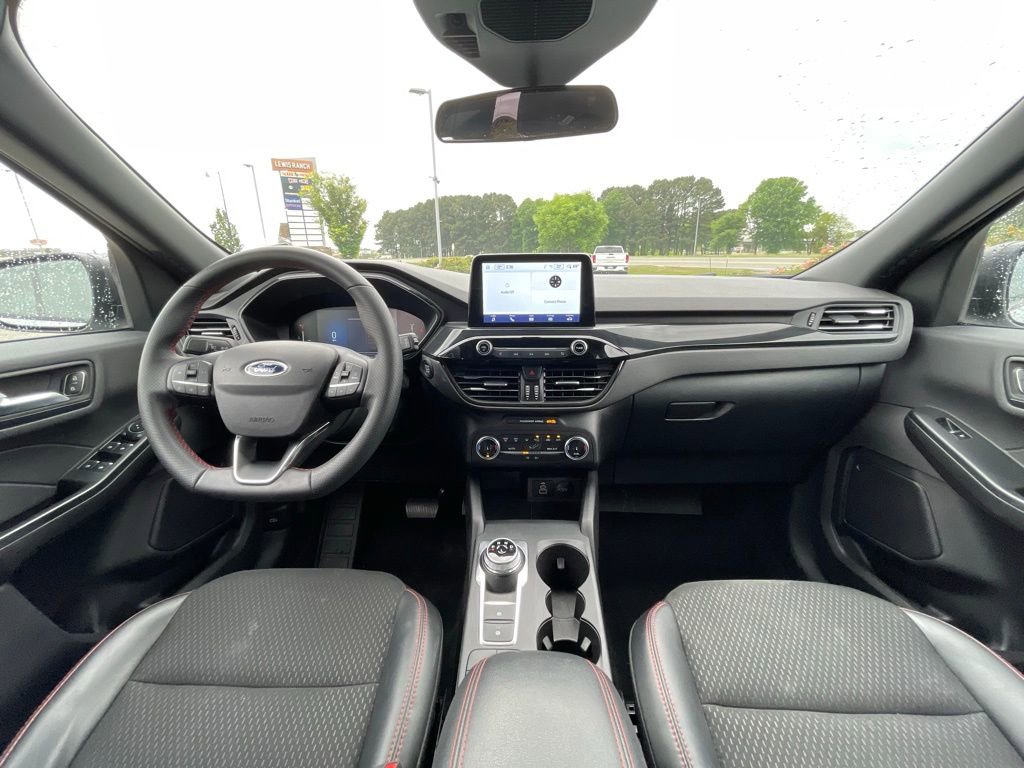 Used 2025 Ford Escape ST-Line FWD image 28