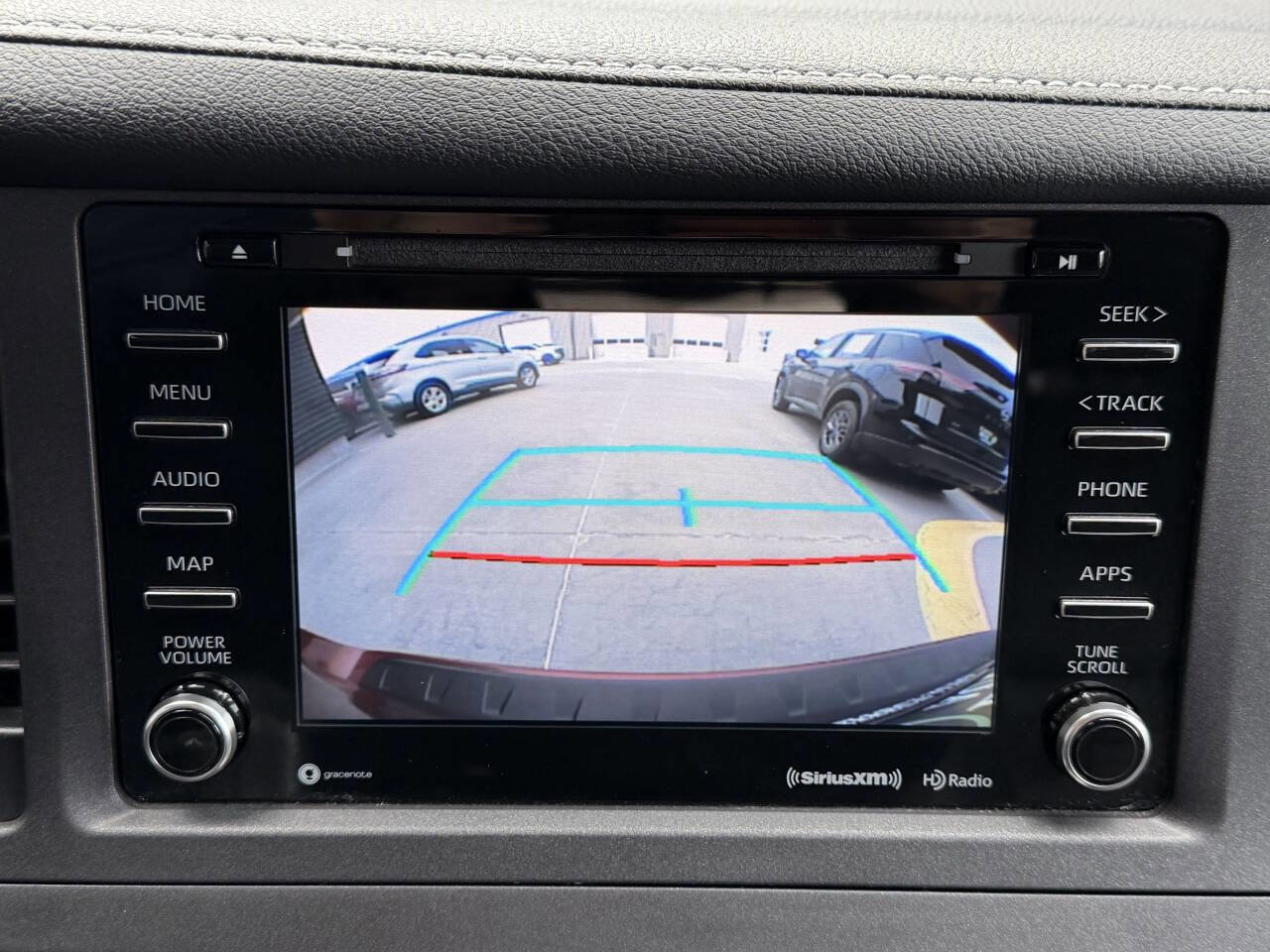 Used 2020 Toyota Sienna SE FWD image 26