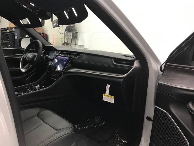 New 2025 Jeep Grand Cherokee Limited 4xe image 27