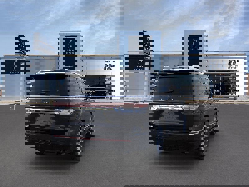 New 2022 Lincoln Navigator 4WD image 8