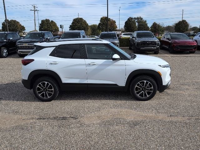 Used 2024 Chevrolet TrailBlazer LT w/ LT Cold Weather Package image 16