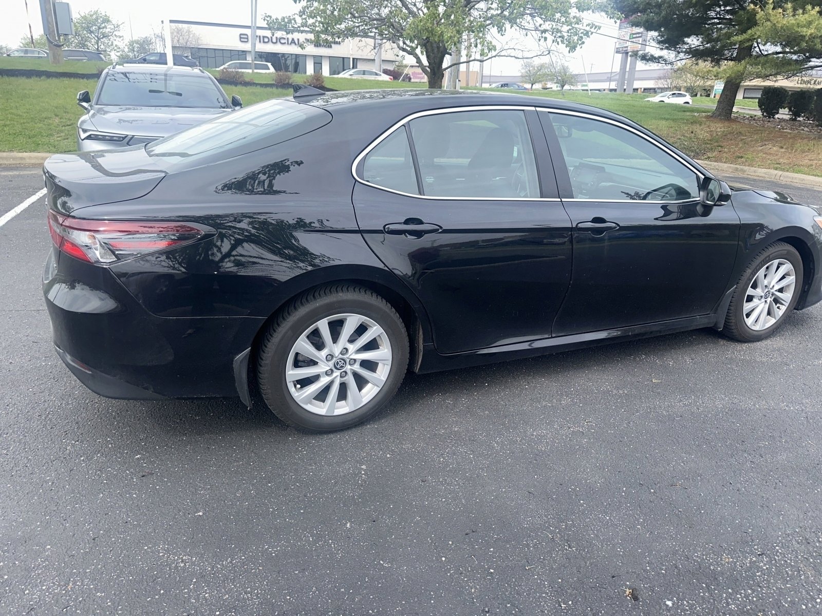 Used 2021 Toyota Camry LE w/ Convenience Package FWD image 14