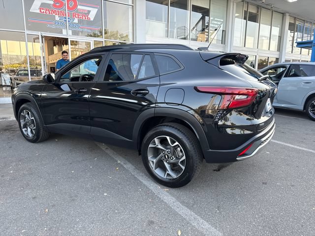 Certified 2025 Chevrolet Trax LT w/ Driver Confidence Package FWD image 3