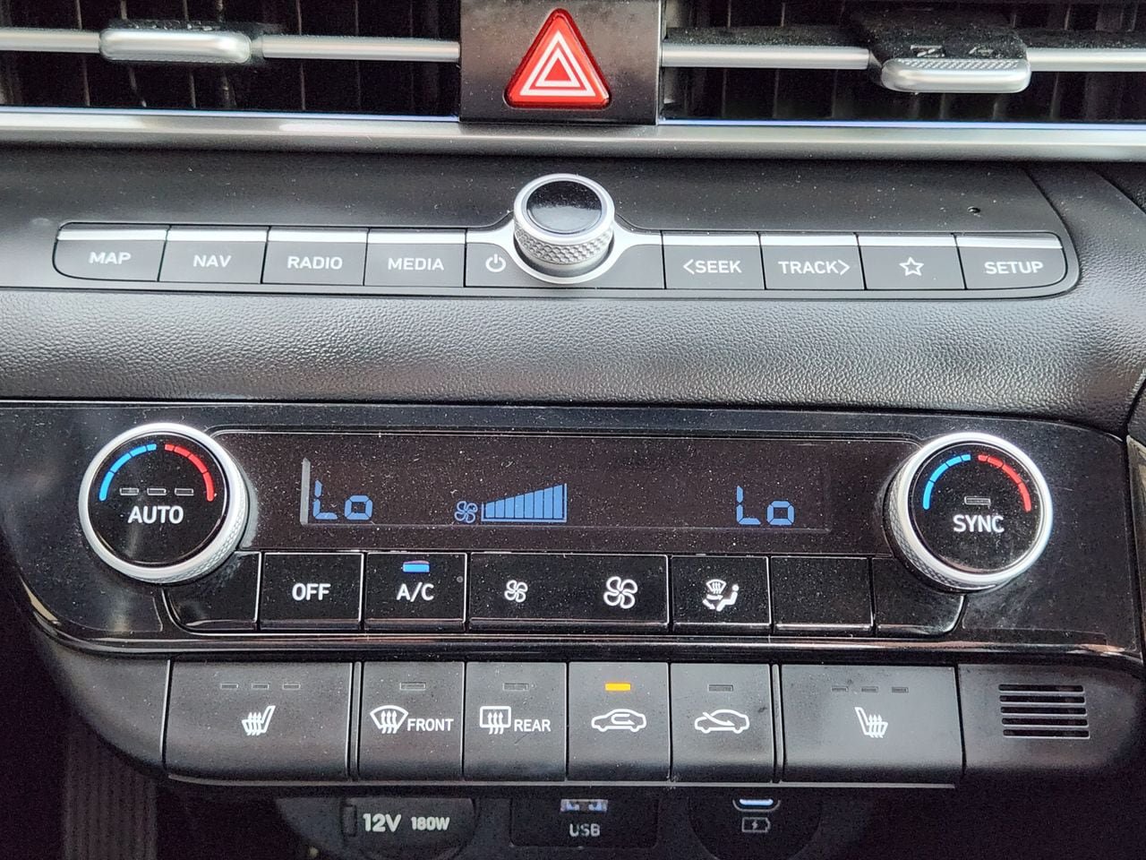 Used 2025 Hyundai Elantra SEL FWD image 18