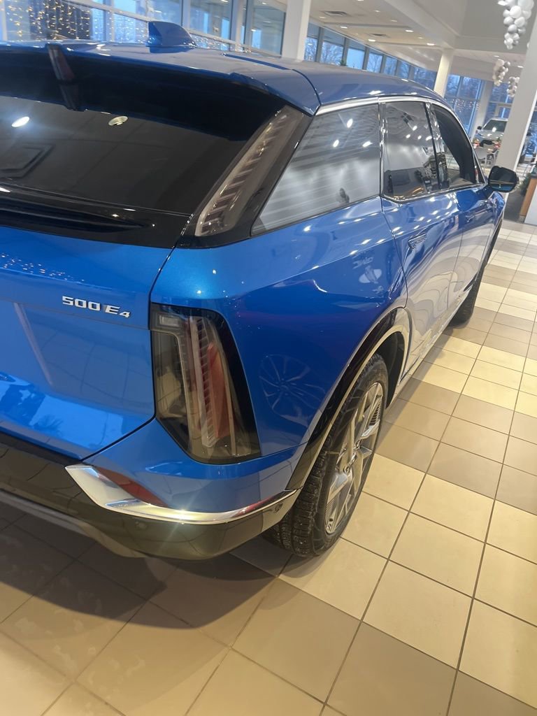 New 2026 Cadillac Optiq Luxury 1 image 4