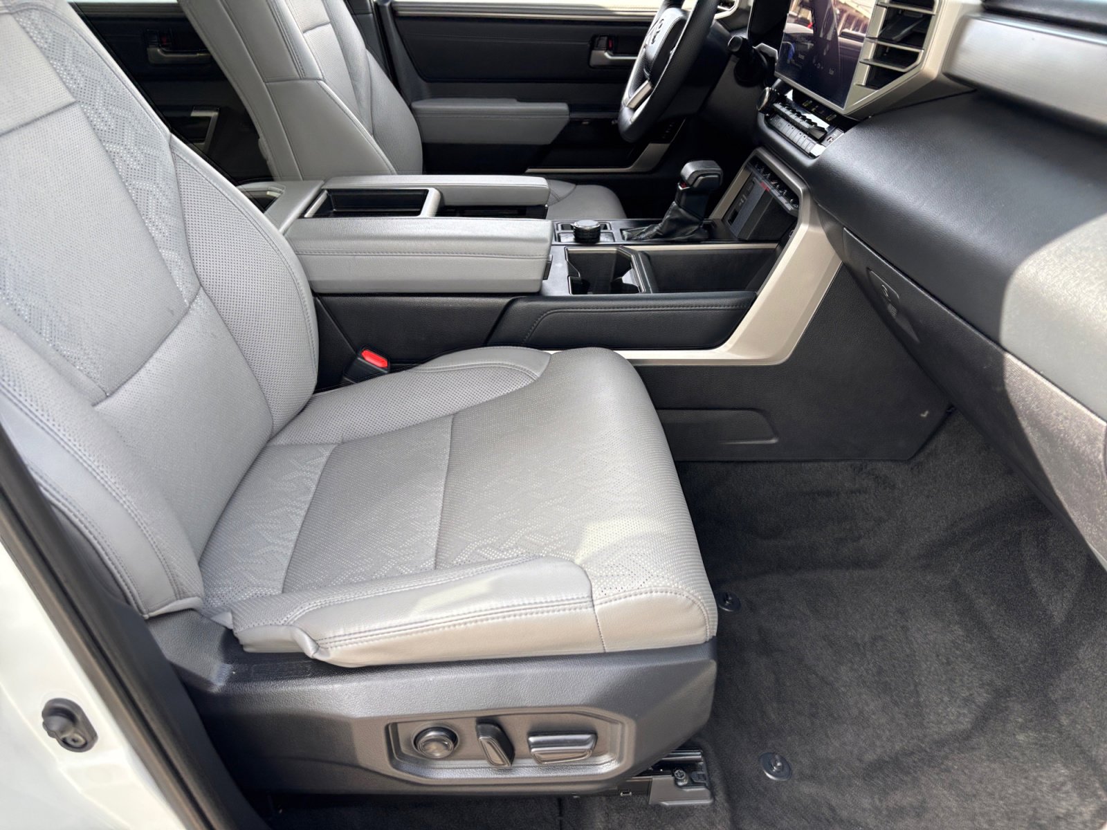 Used 2025 Toyota Tundra Limited w/ TRD Off-Road Package image 19