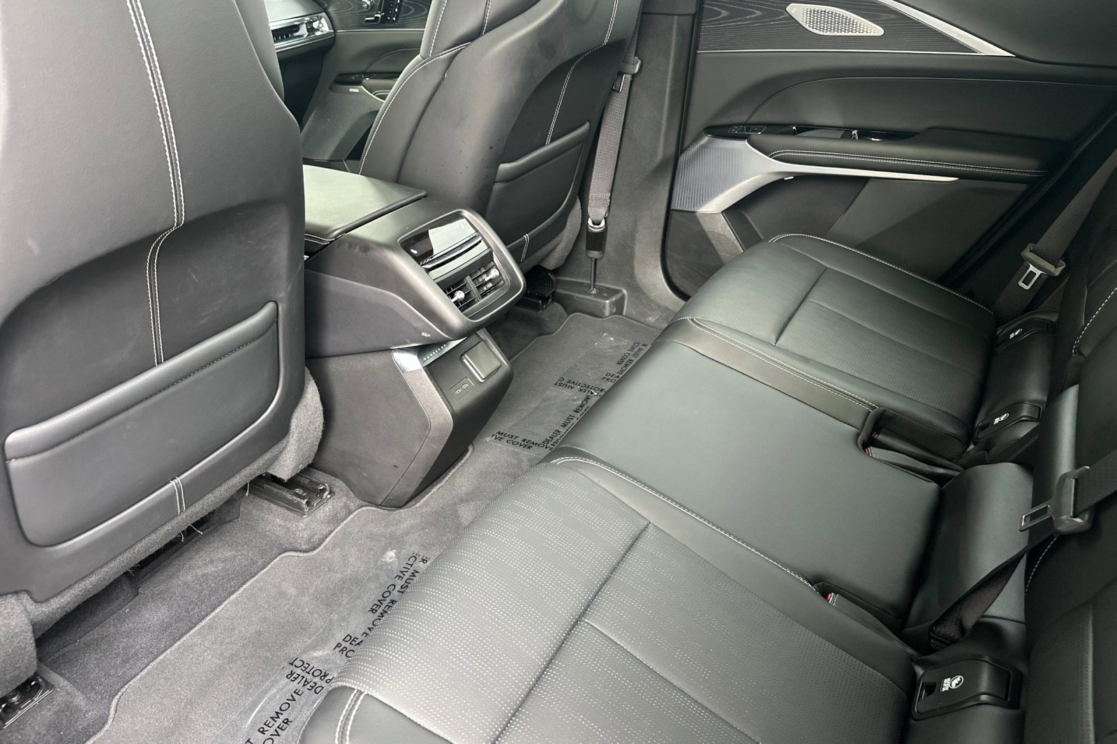 Used 2025 Cadillac Lyriq Sport image 11