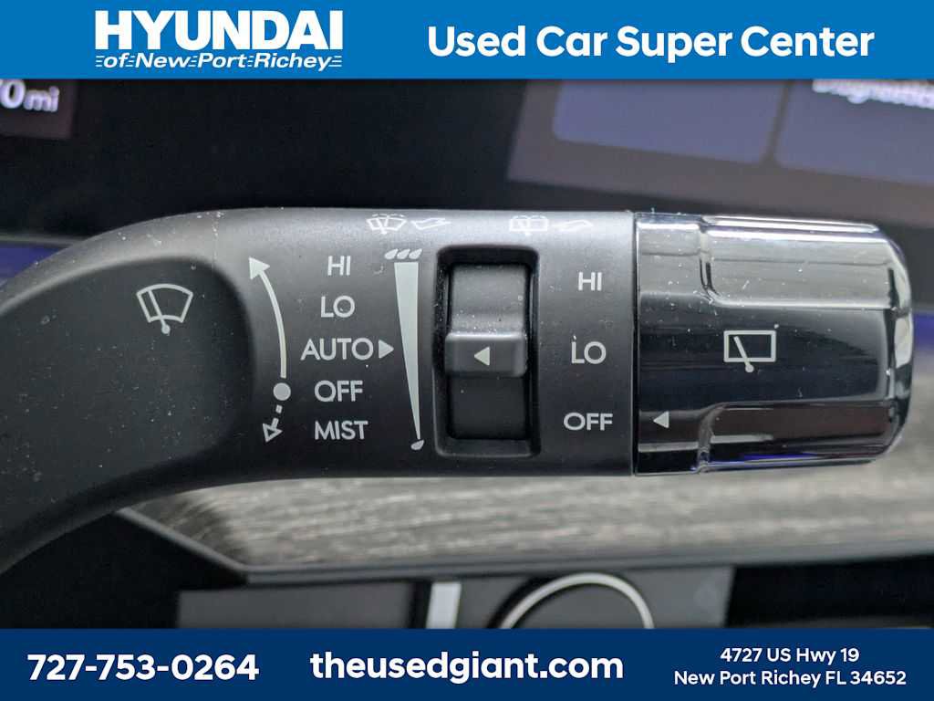 Used 2025 Hyundai Santa Fe Limited FWD image 42