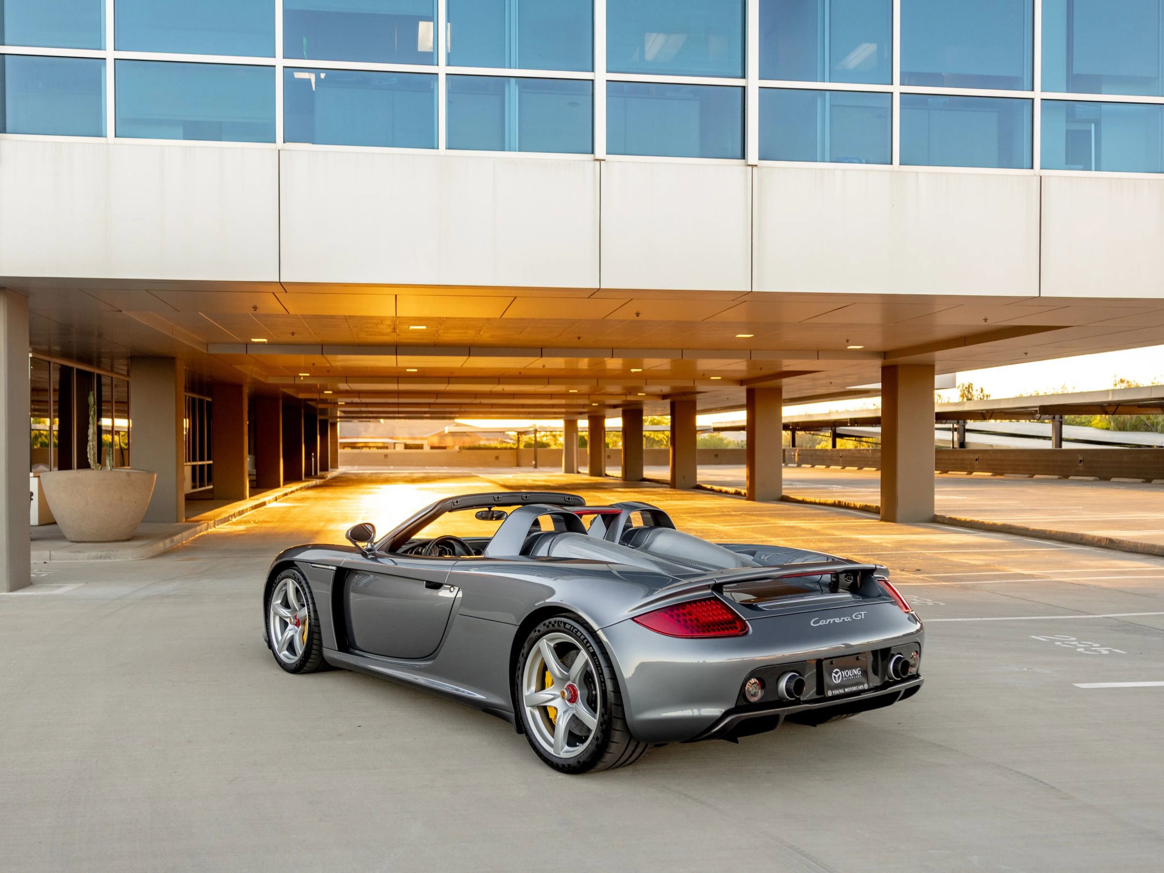 Used 2004 Porsche Carrera GT image 25