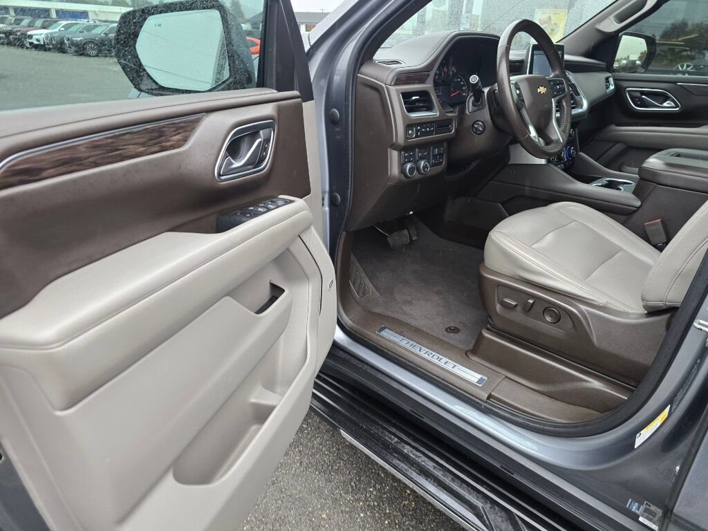 Used 2021 Chevrolet Suburban LT w/ LT Signature Package AWD/4WD image 15