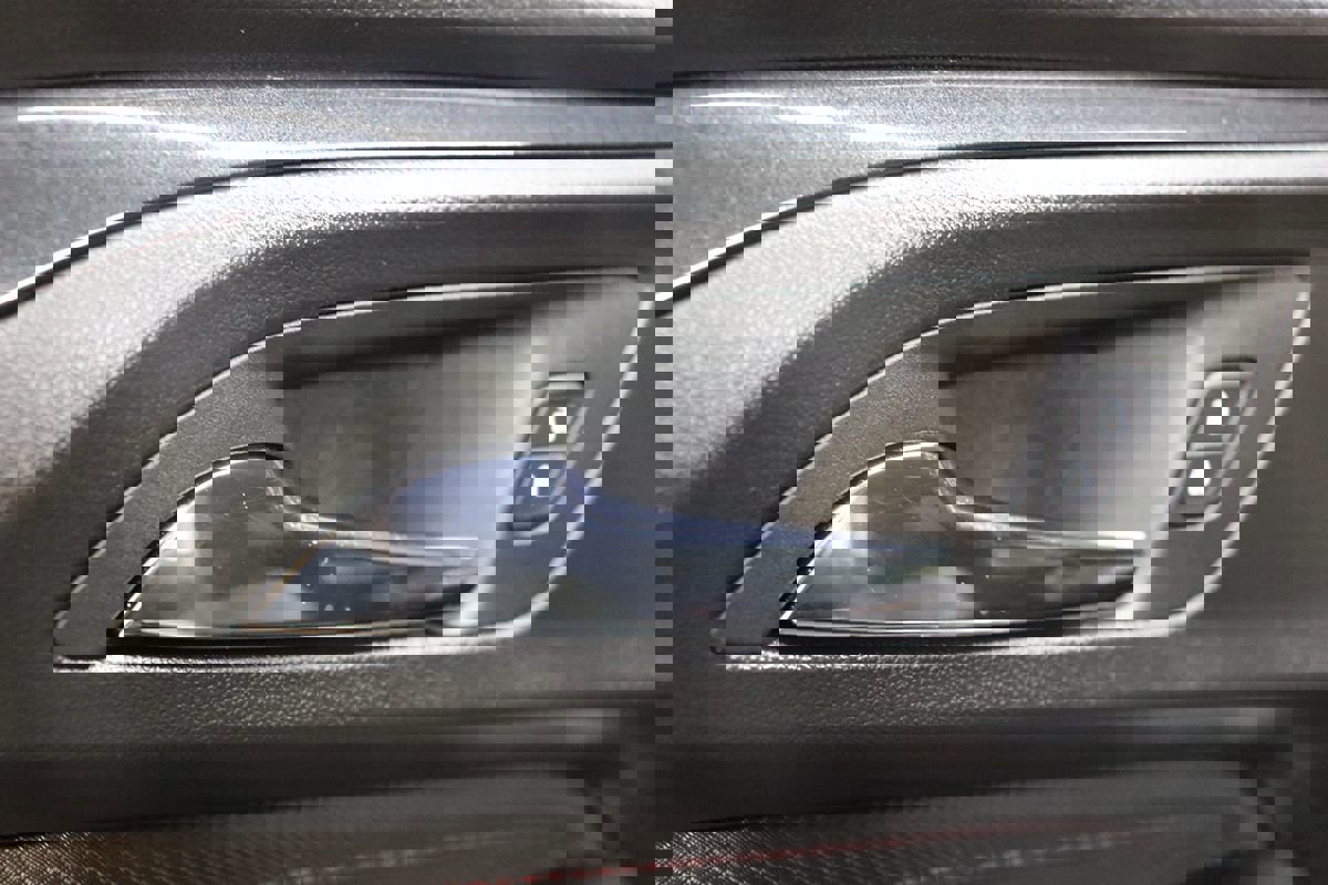 Used 2023 Chevrolet TrailBlazer RS w/ Technology Package image 29