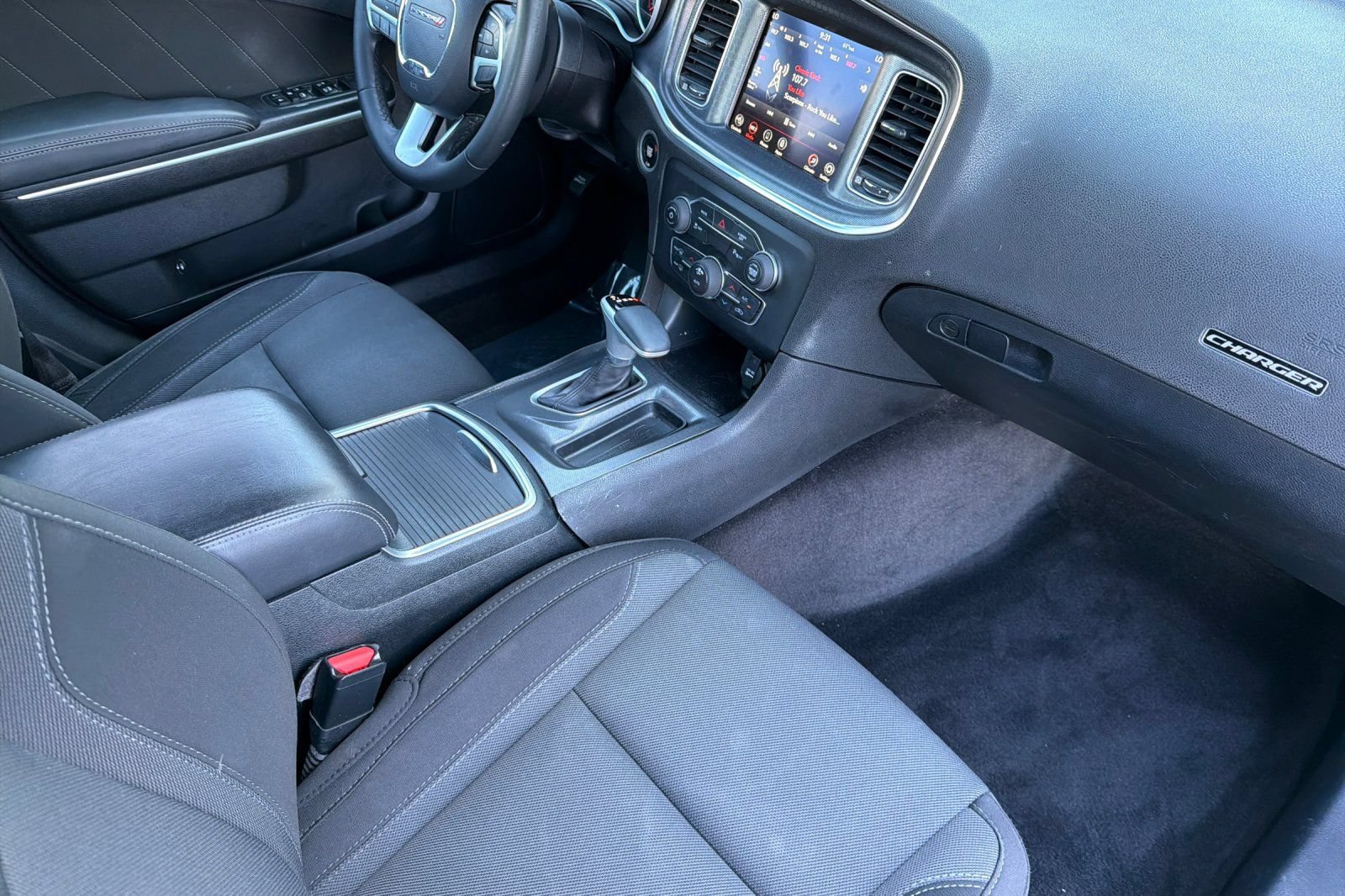 Used 2018 Dodge Charger SXT Plus RWD image 15
