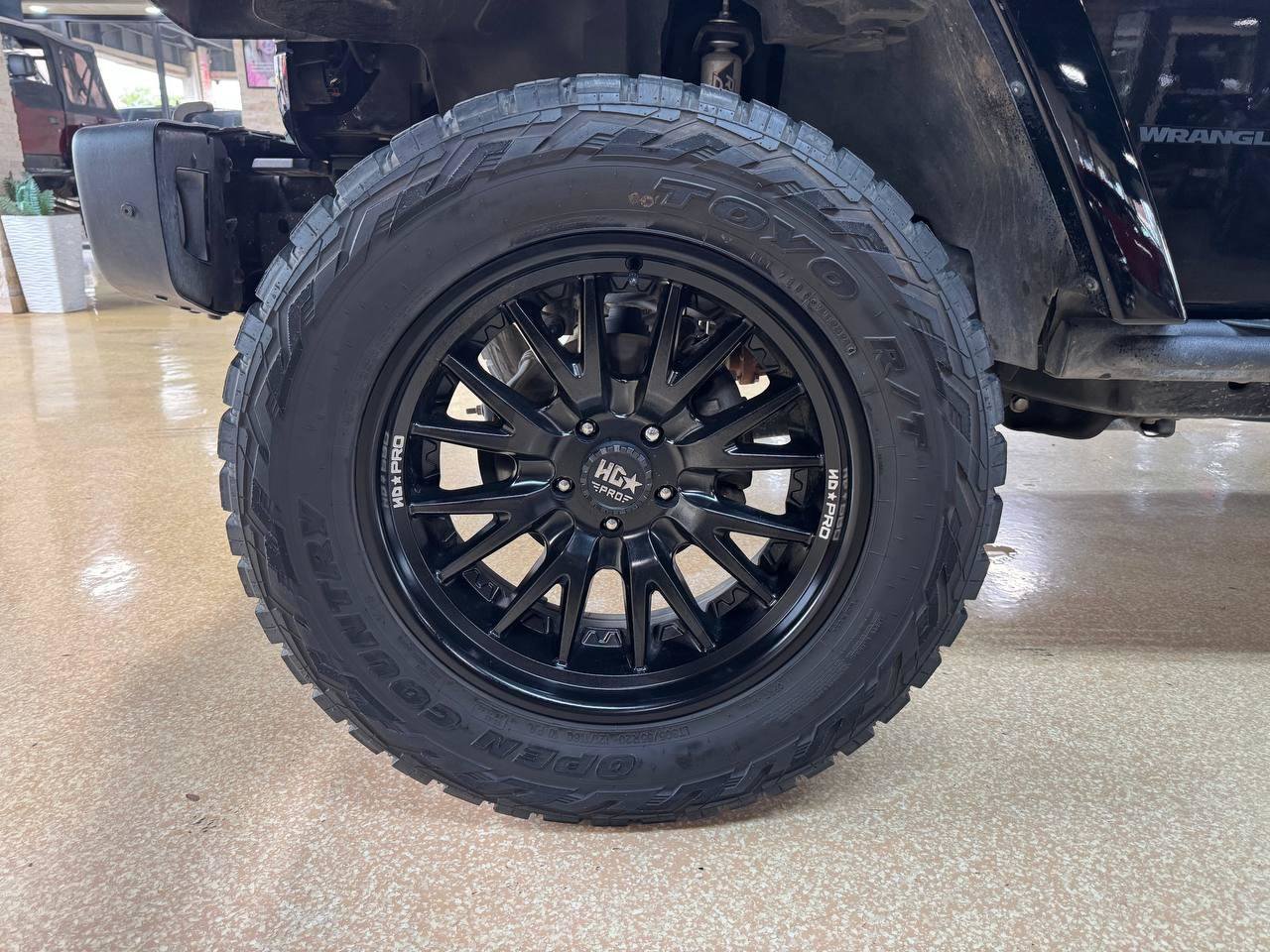 Used 2018 Jeep Wrangler Sport AWD/4WD image 36