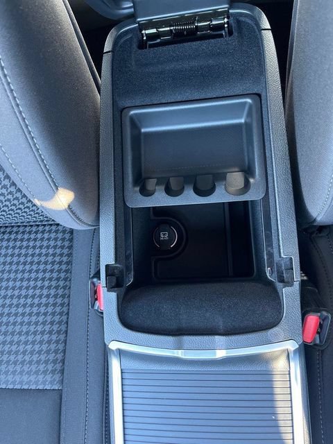 Used 2023 Dodge Charger SXT AWD/4WD image 31
