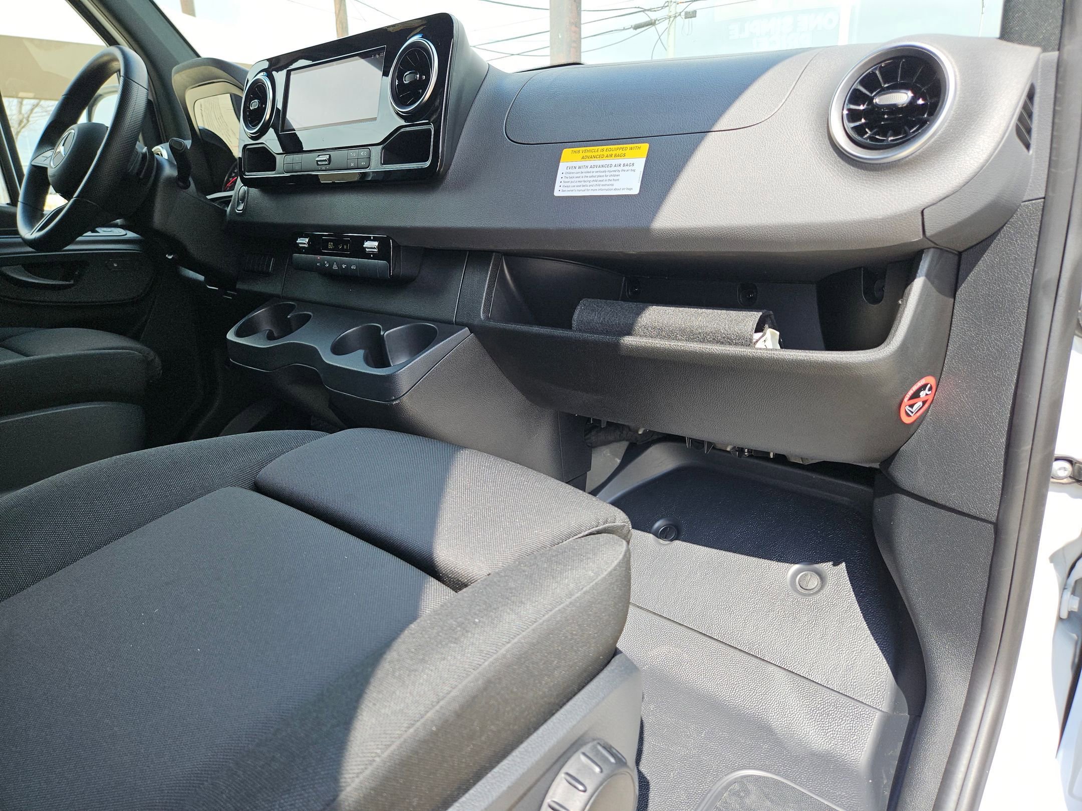 Used 2025 Mercedes-Benz Sprinter 2500 image 25