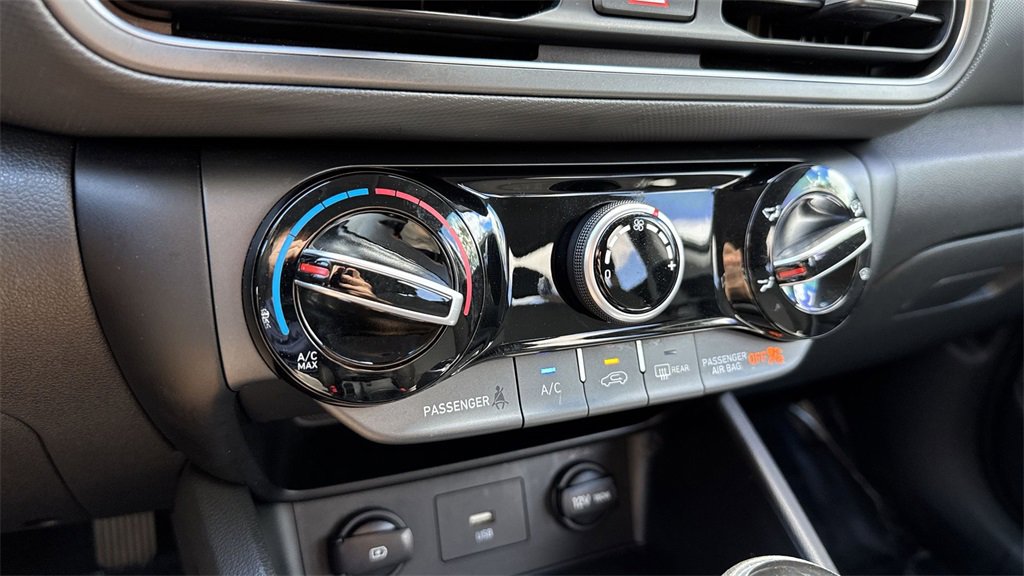 Used 2022 Hyundai Kona SEL image 50