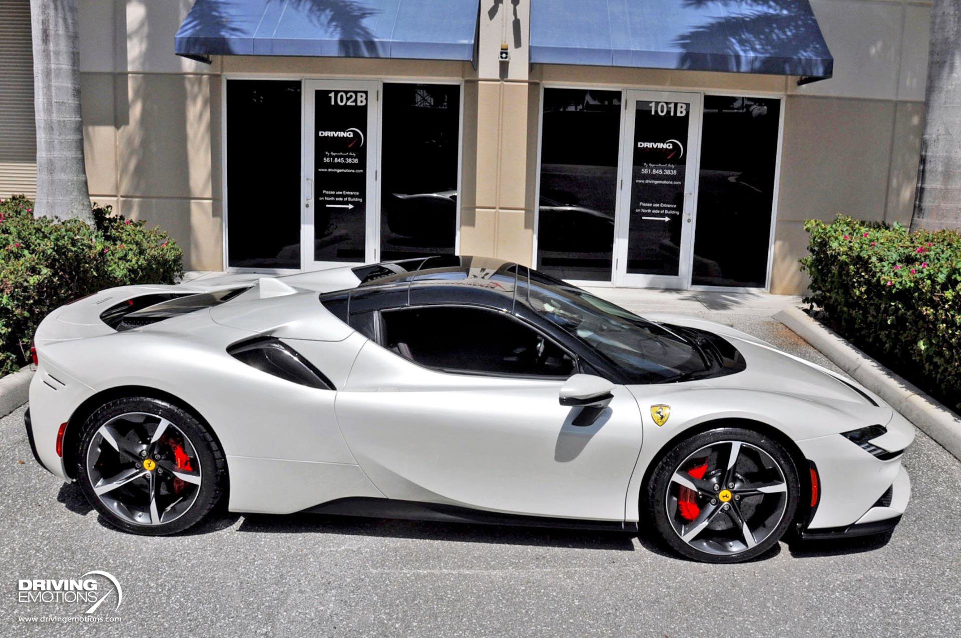 Used 2024 Ferrari SF90 Spider image 18