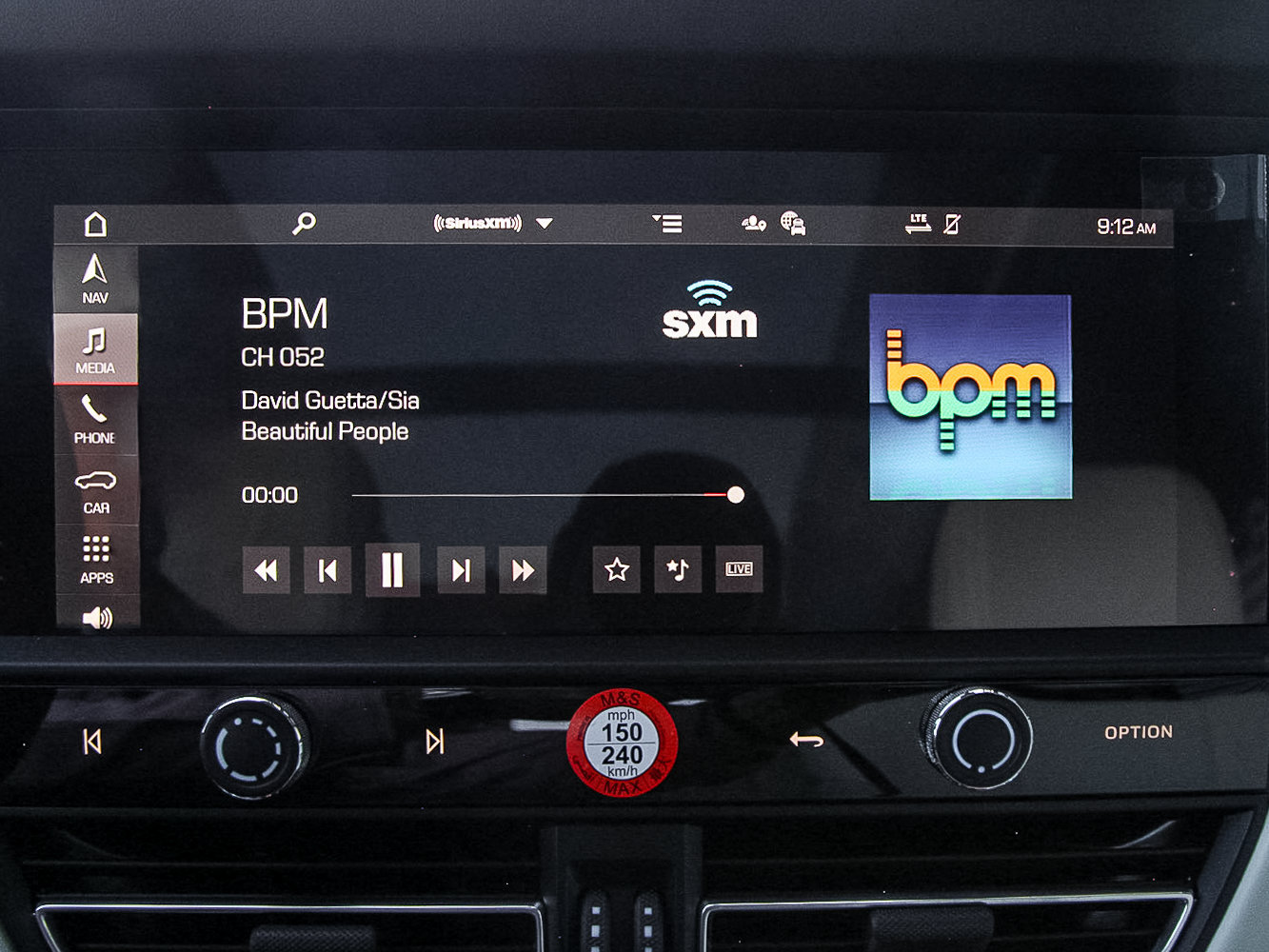 Certified 2023 Porsche Macan Turbo AWD/4WD image 18
