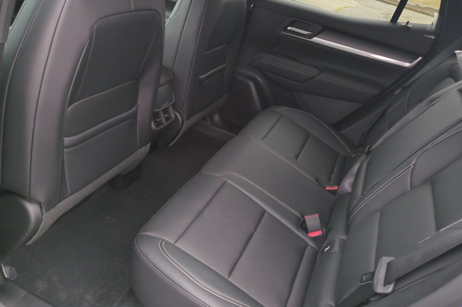 New 2026 GMC Terrain Elevation AWD/4WD image 12