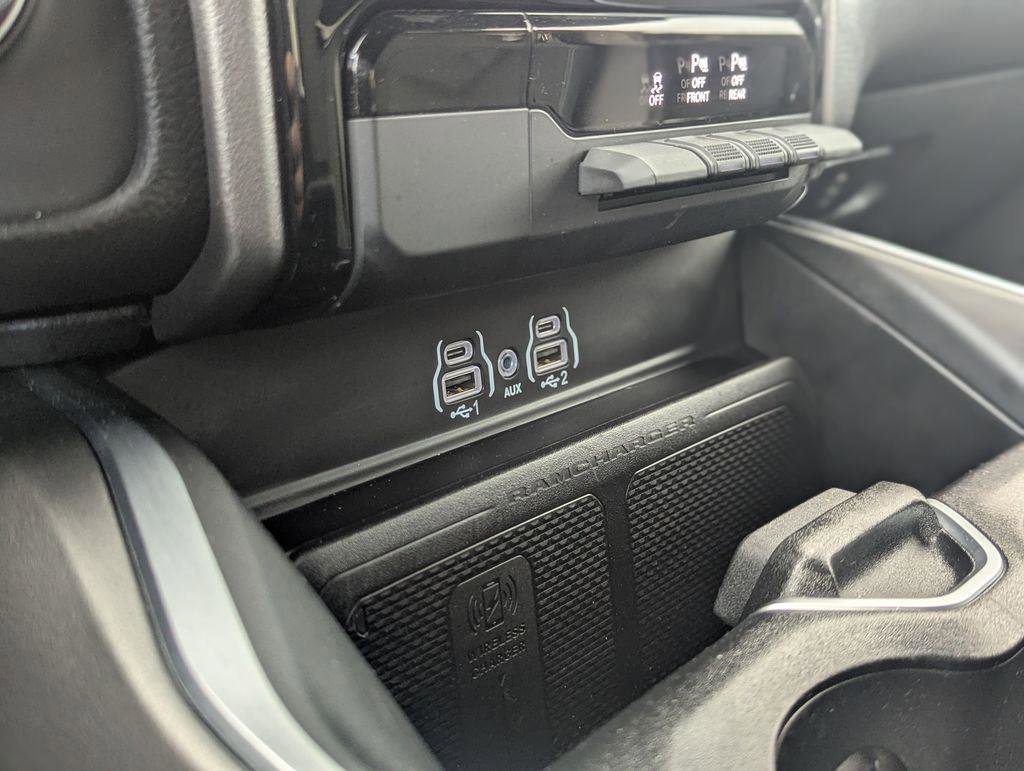 Used 2025 RAM 1500 Big Horn AWD/4WD image 29