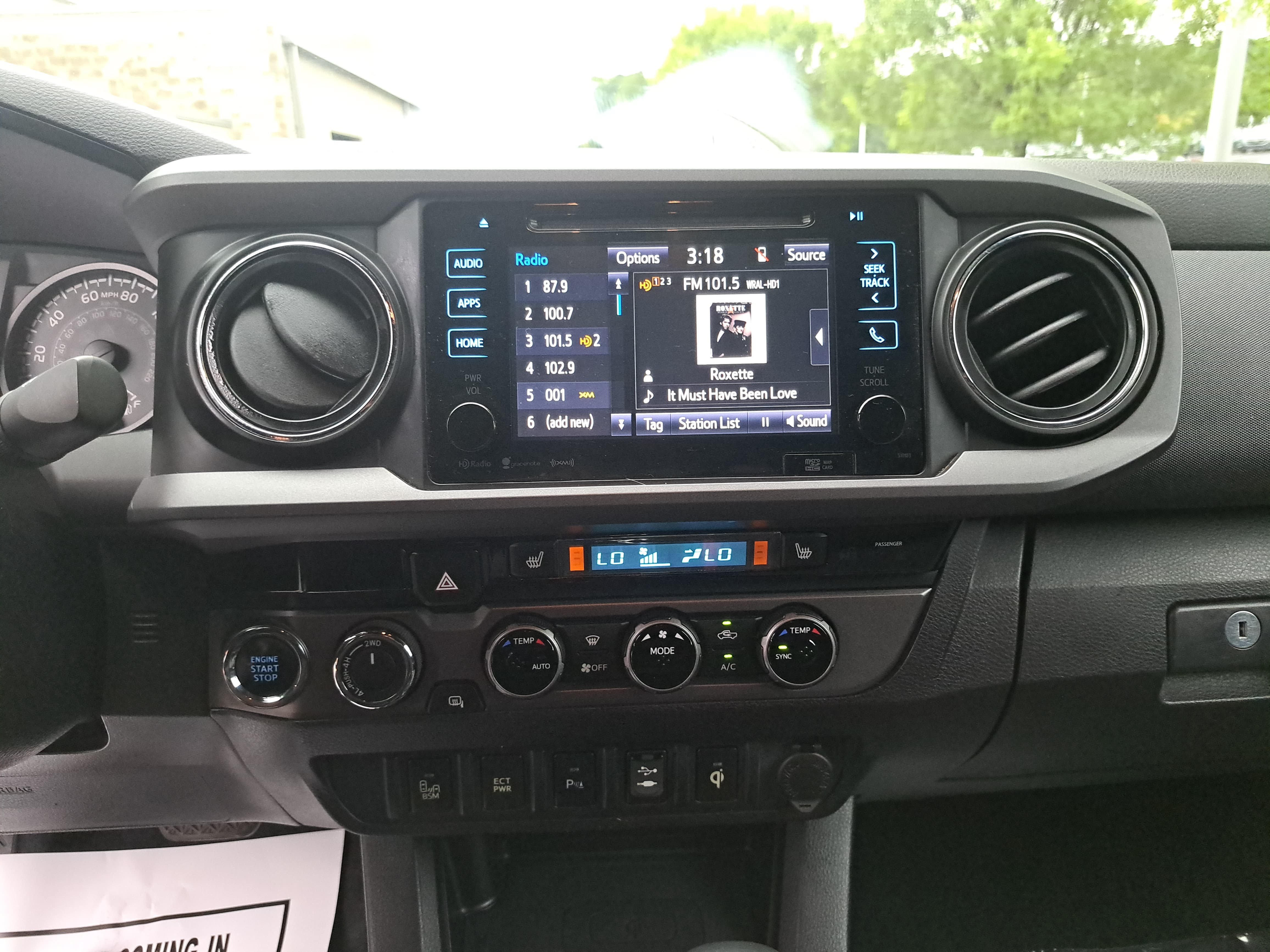 Used 2017 Toyota Tacoma TRD Sport w/ Premium & Technology Package AWD/4WD image 22