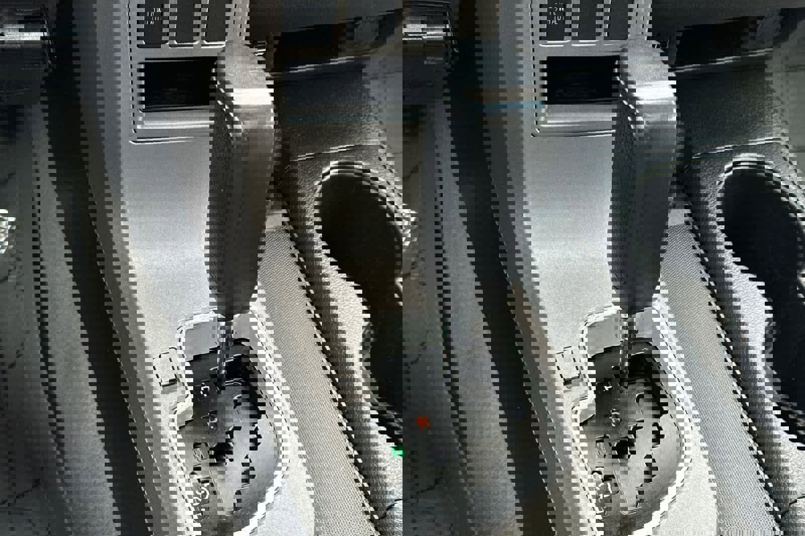 Used 2010 Toyota Tundra 4x4 CrewMax image 20