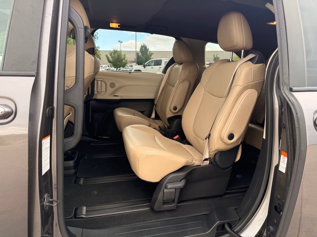 Used 2023 Toyota Sienna XLE w/ XLE Plus Package AWD/4WD image 24