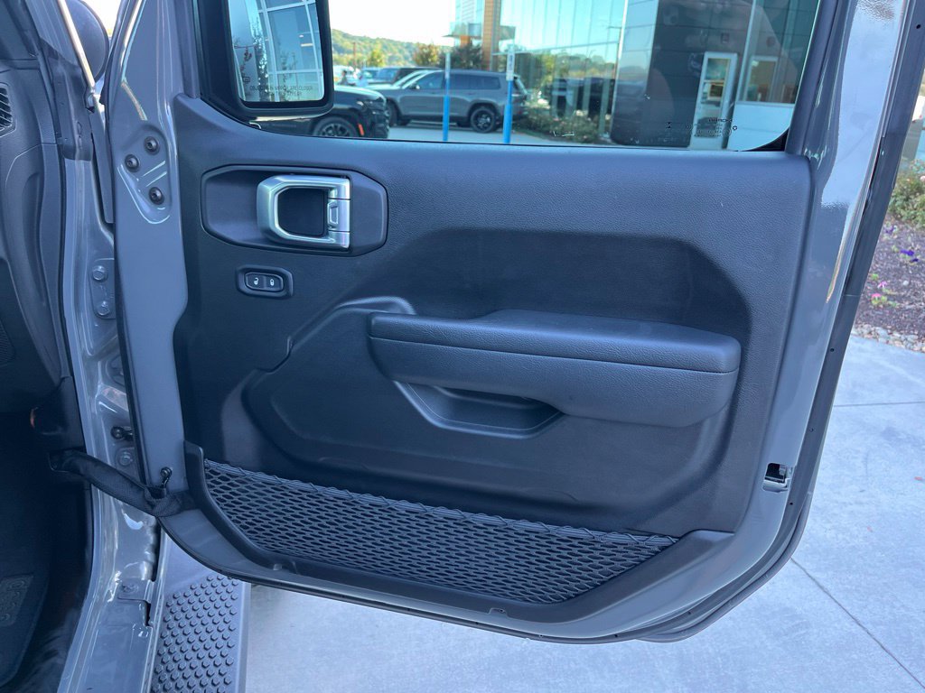 Used 2023 Jeep Wrangler Unlimited Sport AWD/4WD image 31