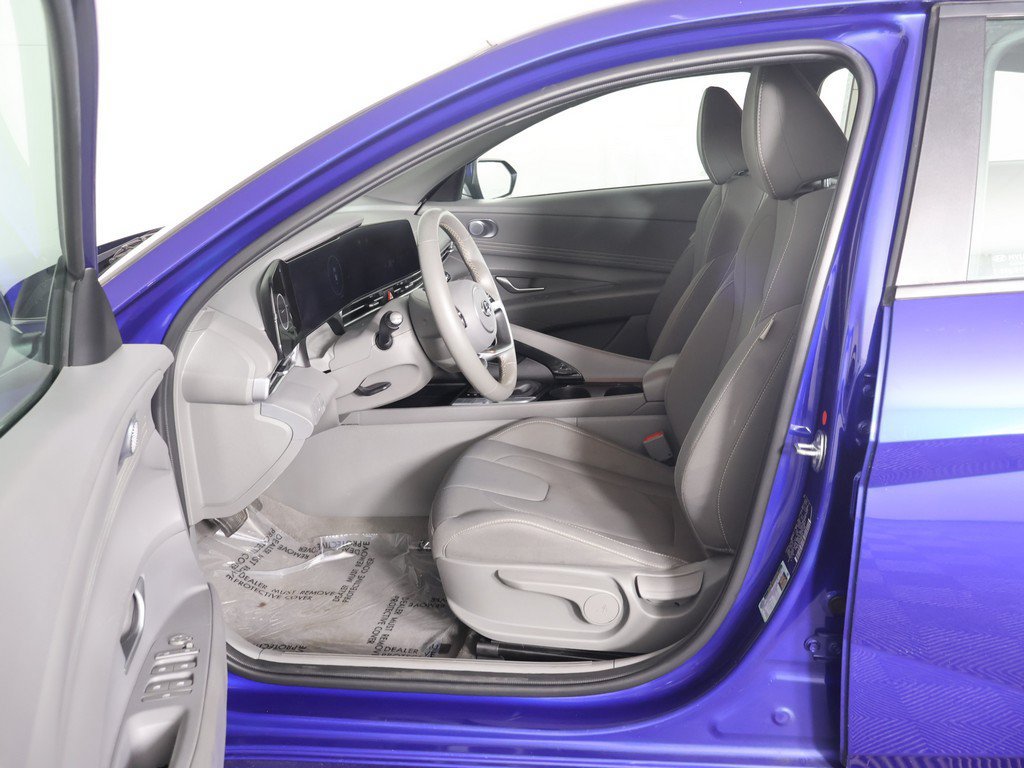 Used 2023 Hyundai Elantra SEL w/ Convenience Package FWD image 29