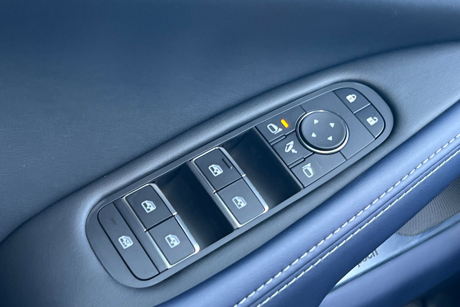 New 2026 INFINITI QX60 Sport w/ Dark Cargo Package image 11