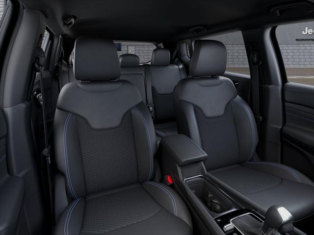 New 2026 Jeep Compass Latitude AWD/4WD image 21