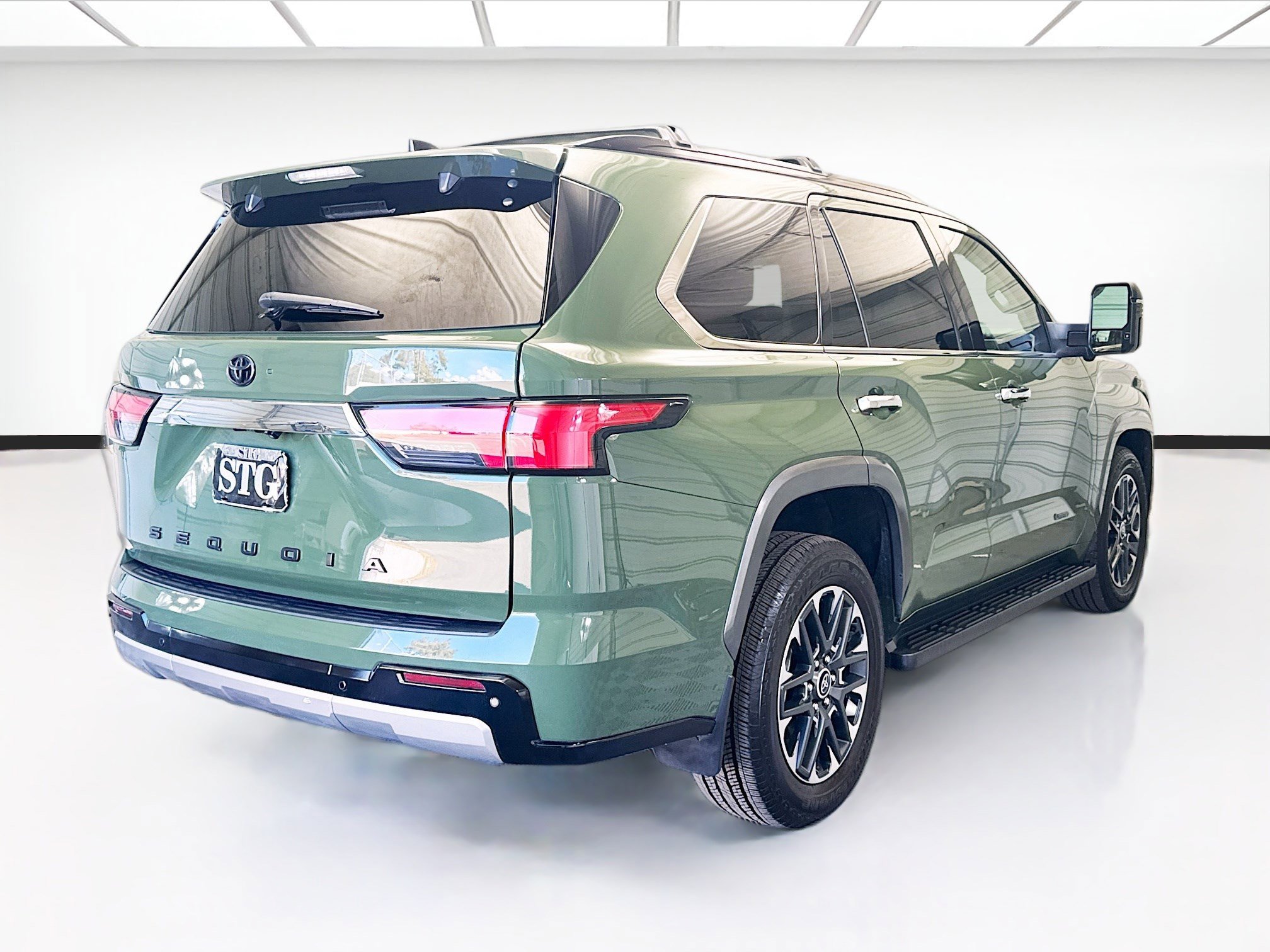 Used 2023 Toyota Sequoia Limited image 4