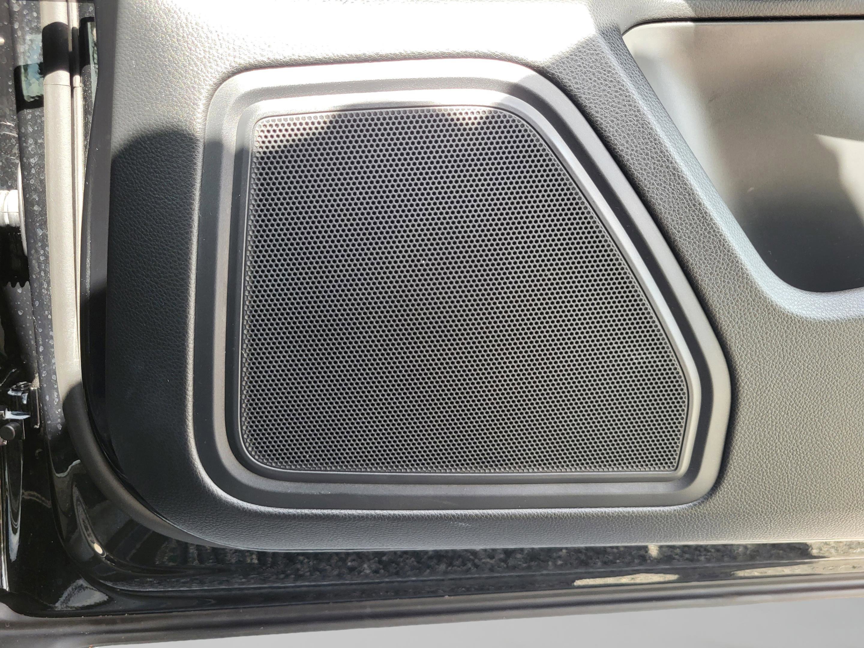 Used 2023 Porsche Macan AWD/4WD image 25