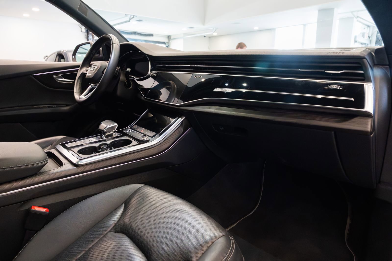 Used 2021 Audi Q8 Premium Plus w/ Premium Plus Package image 12