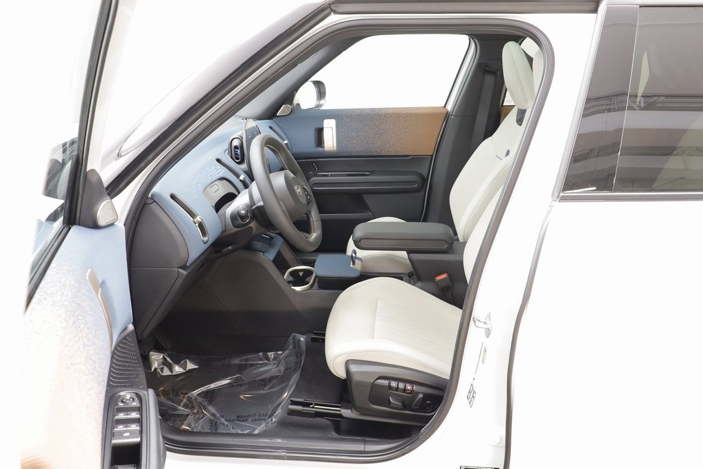 Certified 2025 MINI Cooper Countryman S w/ Comfort Package Max image 6